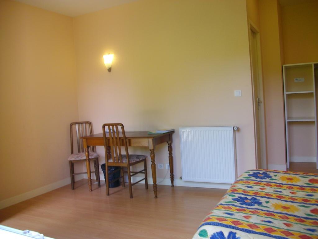 Logis Auberge La Grange De Renaudet Larche  Zimmer foto